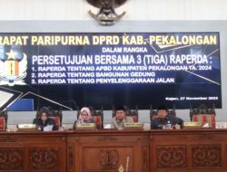 DPRD Kabupaten Pekalongan Mengesahkan 3 Raperda Menjadi Perda